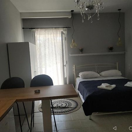 Appartement Elthimias2 à Poros Town Extérieur photo